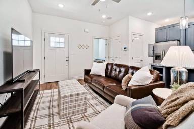 Main picture of 3838 W Somerville Ln