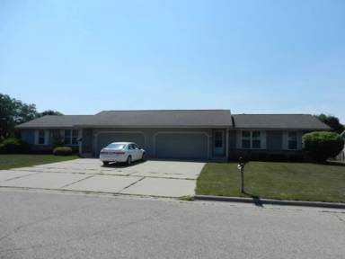 Main picture of 1924 Saint George Ln