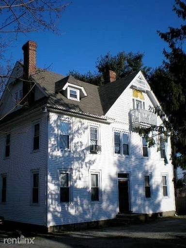 Main picture of 121 Washington Ave