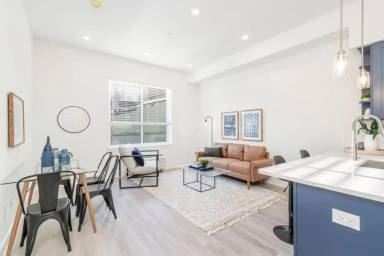 Main picture of 4550 Mitchell St