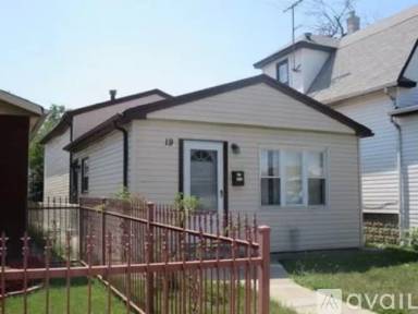 Main picture of 19 E 99th Pl