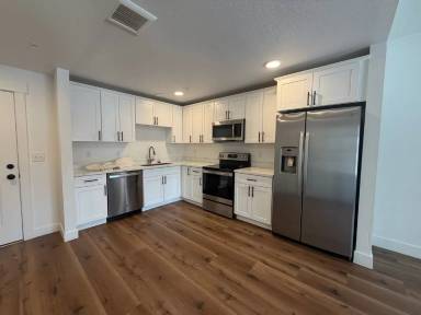 Main picture of 98 E Center St