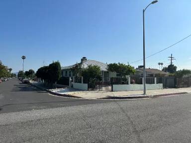 Main picture of 10842 Saticoy St