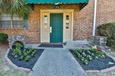 Main picture of LIVE Charlestowne Apartments