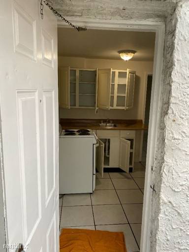 Main picture of 2328 SW 17th St