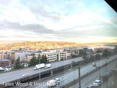 Main picture of 400 Melrose Ave E
