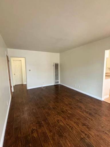 Main picture of 2190 Locust Ave