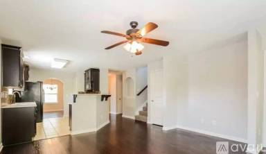 Main picture of 465 W Park Dr