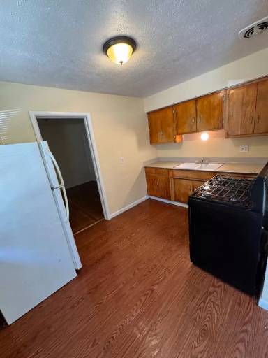 Main picture of 2202 Logan St