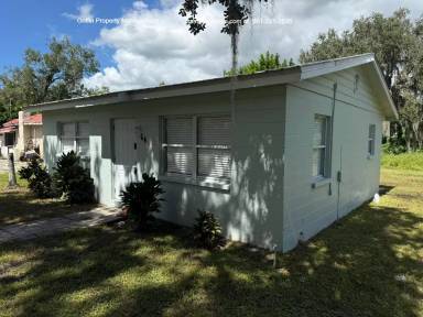 Main picture of 64 W Myrtle St