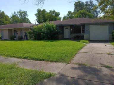 Main picture of 732 W 17th St