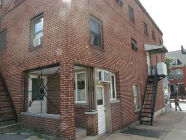 Main picture of 141 W High St