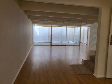 Main picture of 312 S Elm Dr