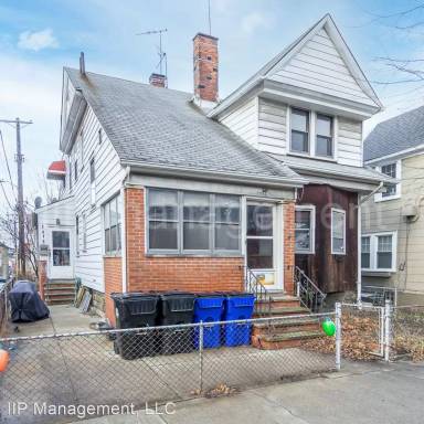 Main picture of 2016 E 125th St
