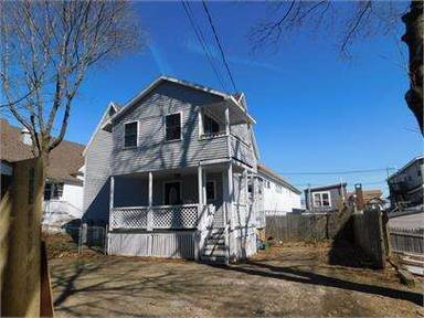 Main picture of 38 Staples St