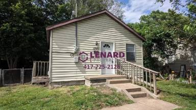 Main picture of 1701 E Chestnut St