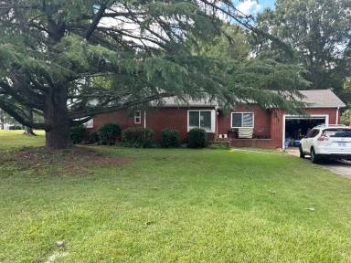 Main picture of 701 Ashmore Dr