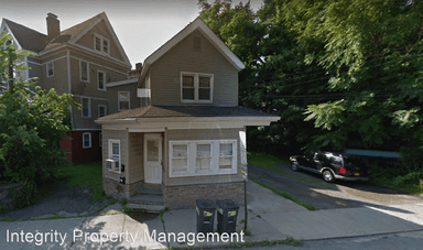 Main picture of 107 N Bridge St
