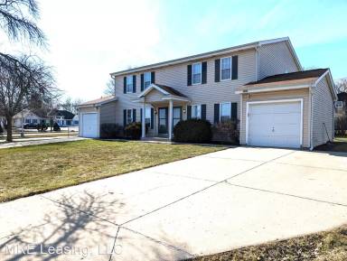 Main picture of 4693 S 111th St