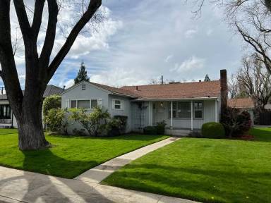 Main picture of 1713 Albany Ave