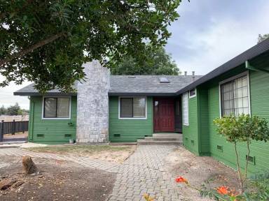 Main picture of 3111 Meadow Ln