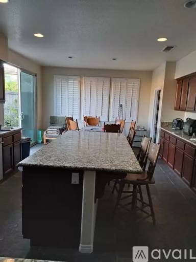 Main picture of 2304 Journey St