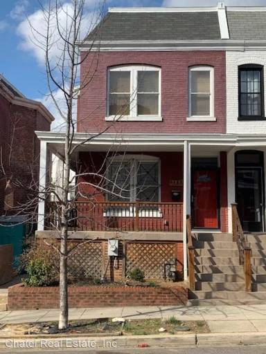 Main picture of 729 Girard St NW
