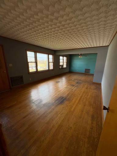 Main picture of 120 Harper St