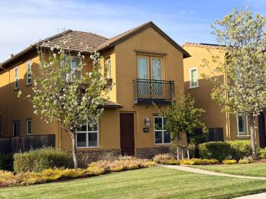 Main picture of 2003 Poinsettia St