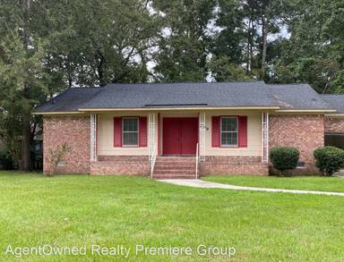 Main picture of 209 Trinity Pl