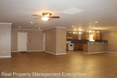 Main picture of 1000 N Davis Ave
