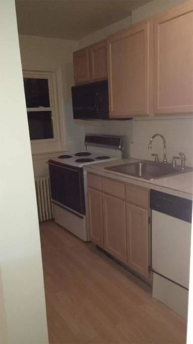 Main picture of 1608 Plum St