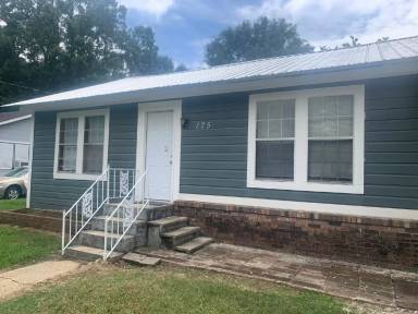 Main picture of 125 Stevens St