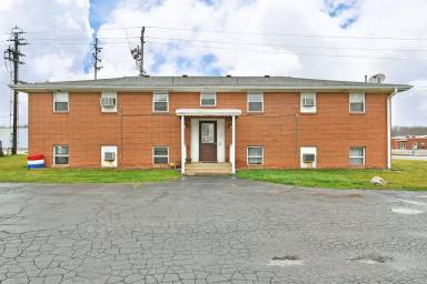 Main picture of 560 Gladys St