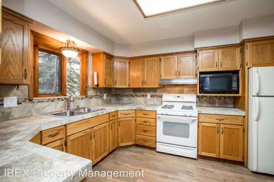 Main picture of 1401 Floral Park Ln