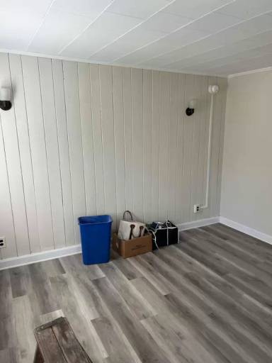 Main picture of 640 N Main St