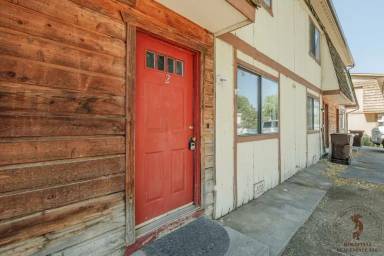 Main picture of 106 Peter Dr