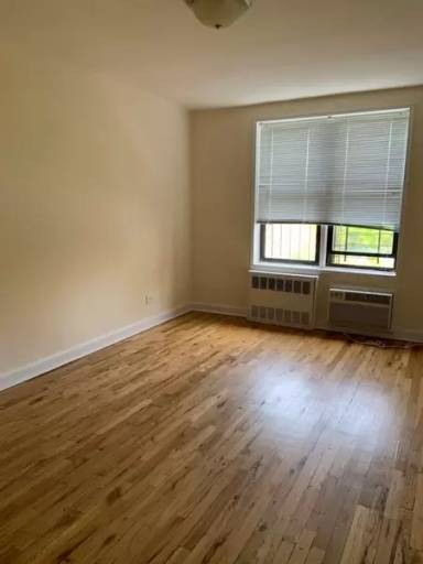 Main picture of 4107 Bowne St