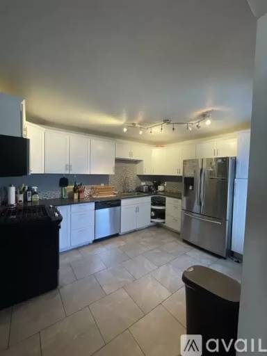 Main picture of 1079 E Main St