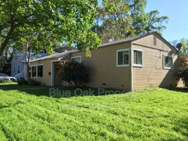 Main picture of 310 Oak St