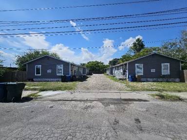 Main picture of 821 S Alameda St