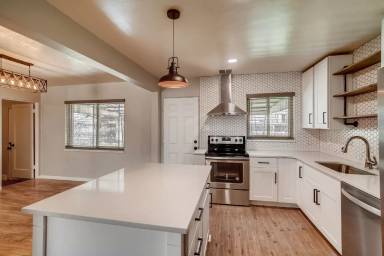Main picture of 1281 Quentin St