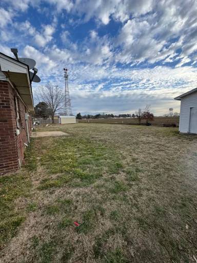 Main picture of 304 Hall St