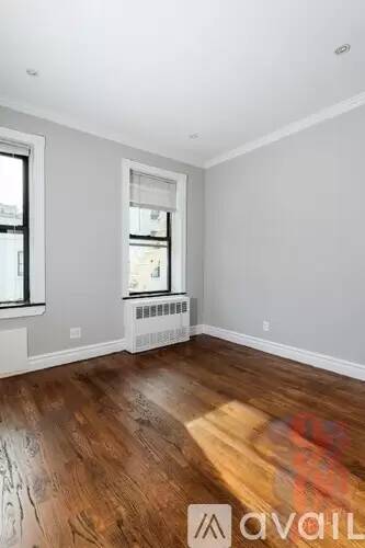 Main picture of 213 E 26th St