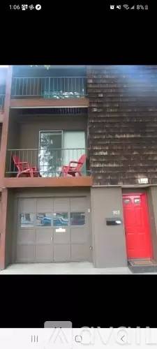 Main picture of 903 Avenue B