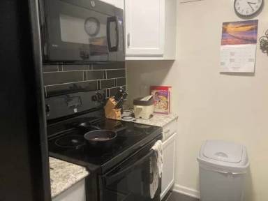 Main picture of 2731 N Grove St