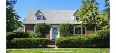 Main picture of 60 Florence Ave