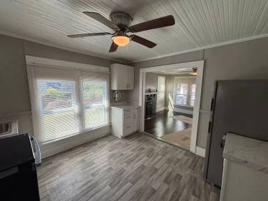 Main picture of 303 Biggers Ave
