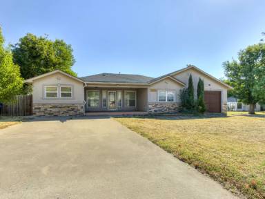 Main picture of 1131 S Miles Ave