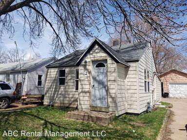 Main picture of 112 1/2 Adolph St